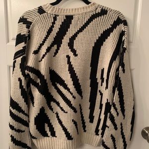 Super cozy black and cream/beige sweater!